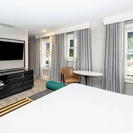 Hotel Virginia Santa Barbara, Tapestry Collection By Hilton Exterior photo